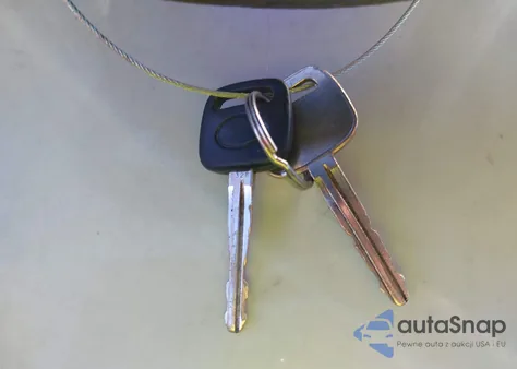 2000 Toyota Camry Ce from USA, damaged, VIN 4T1BG22K8YU986795